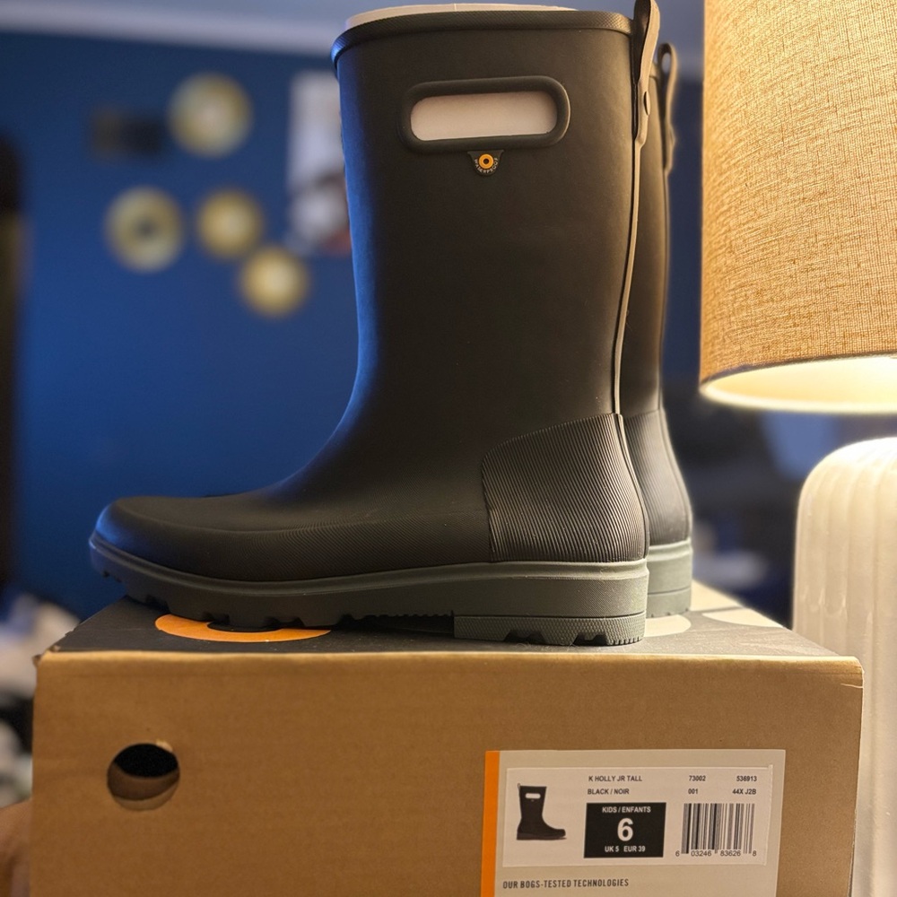 BogsHolly Jr Tall rain boot.